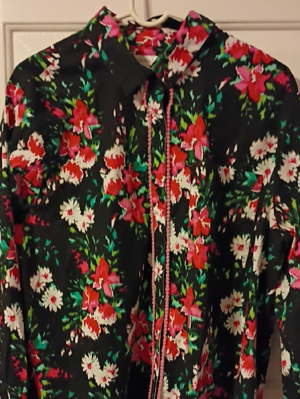 Crown And Ivy Floral Button-Up Top in Black with Pink & Red Flowers